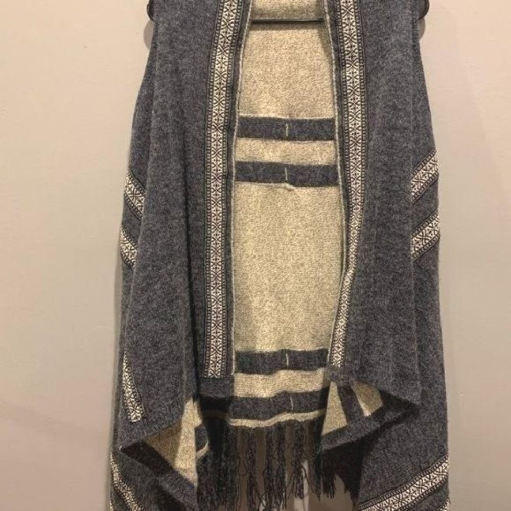 Karlie‎ Women's Shrug Cardigan Size M Open Front EUC Lightweight Layering